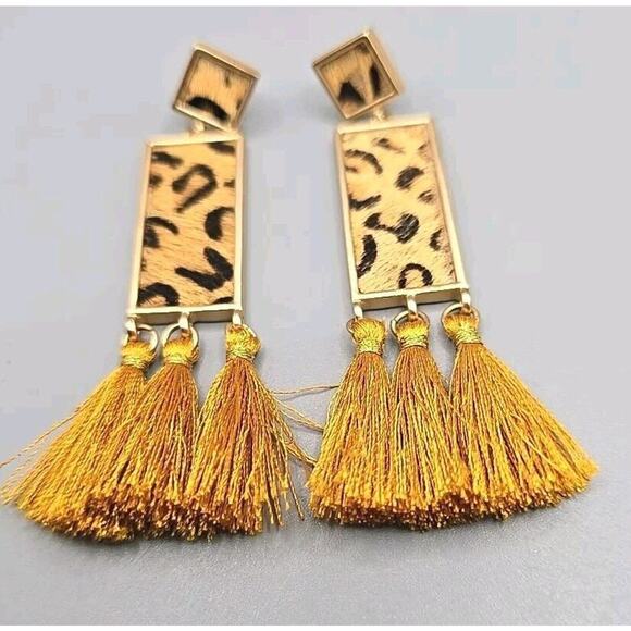 Pierced Earrings Animal Print Dangle Cheetah Leopard Imitation Leather Pattern - Picture 2 of 5